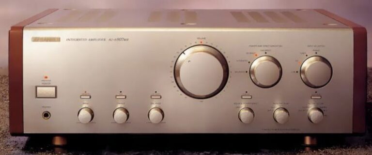 AU-α907MR